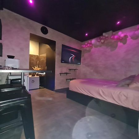 ليون Love Room Spa Jacuzzi المظهر الخارجي الصورة