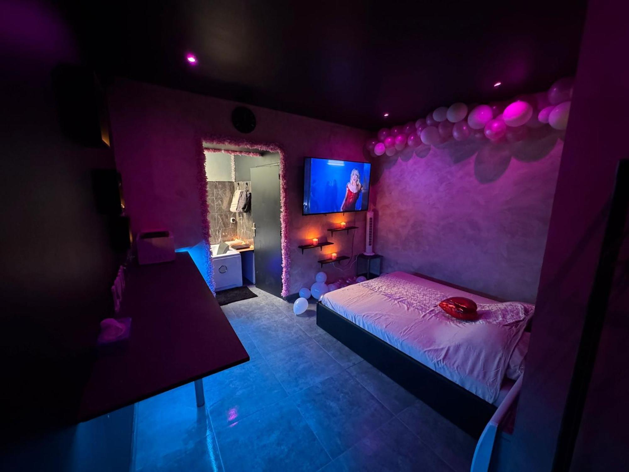 ليون Love Room Spa Jacuzzi المظهر الخارجي الصورة